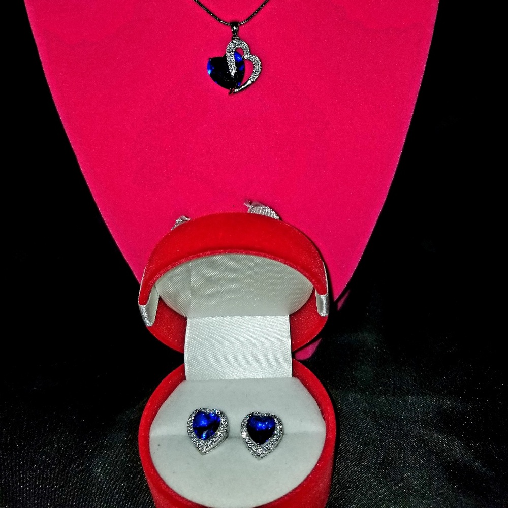 Sterling Silver pendant ("Quality insist on it")